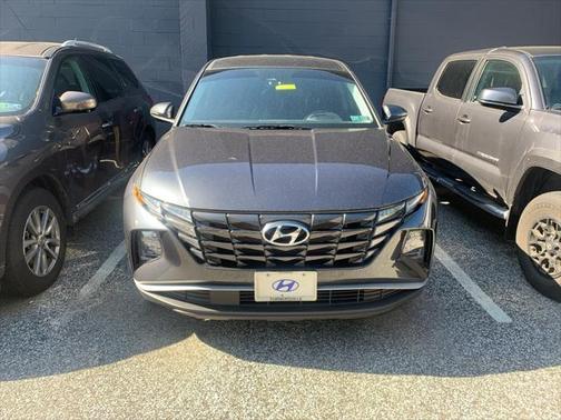 2022 Hyundai TUCSON SE