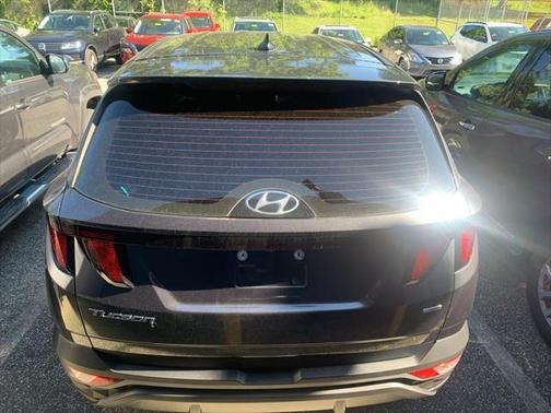 2022 Hyundai TUCSON SE