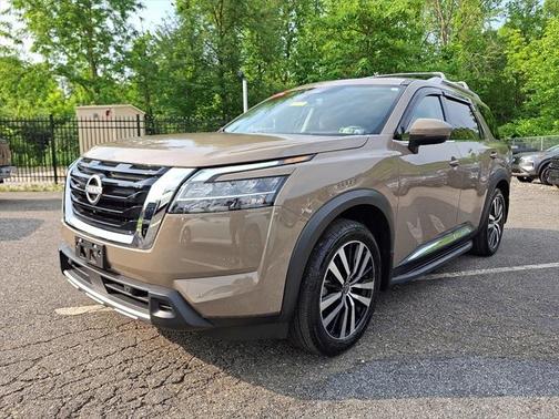 2023 Nissan Pathfinder Platinum 4WD