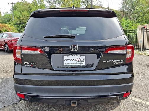 2022 Honda Pilot AWD Black Edition