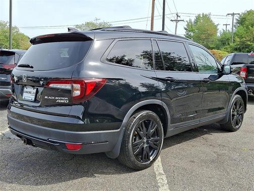 2022 Honda Pilot AWD Black Edition