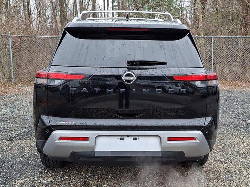 2023 Nissan Pathfinder Platinum FWD