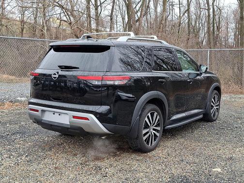 2023 Nissan Pathfinder Platinum FWD