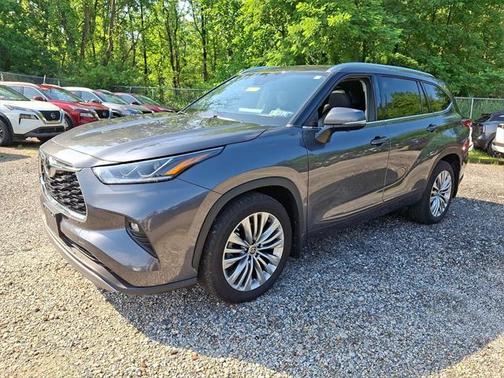 2023 Toyota Highlander Platinum