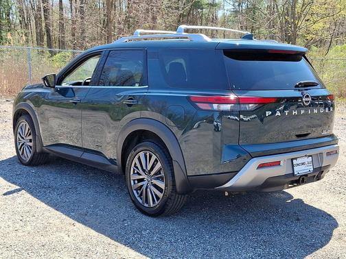 2023 Nissan Pathfinder SL 4WD