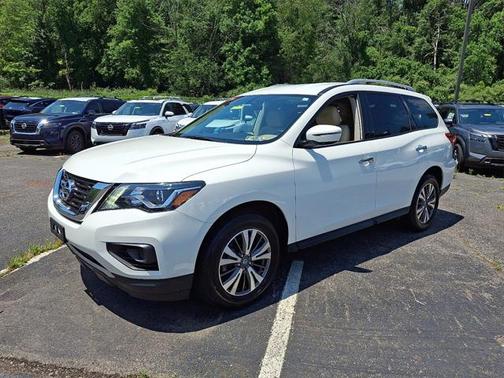 2017 Nissan Pathfinder S