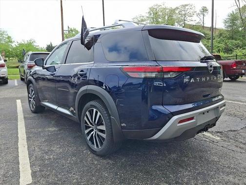2023 Nissan Pathfinder Platinum 4WD
