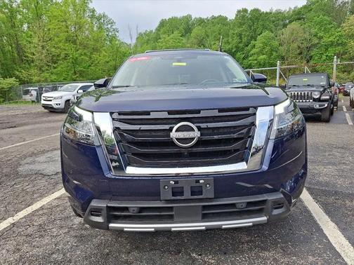2023 Nissan Pathfinder Platinum 4WD