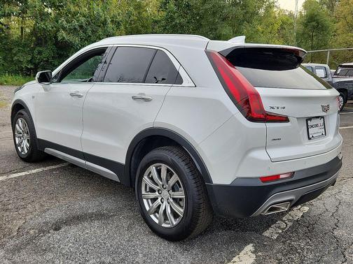 2022 Cadillac XT4 Premium Luxury
