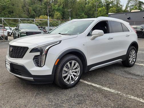 2022 Cadillac XT4 Premium Luxury