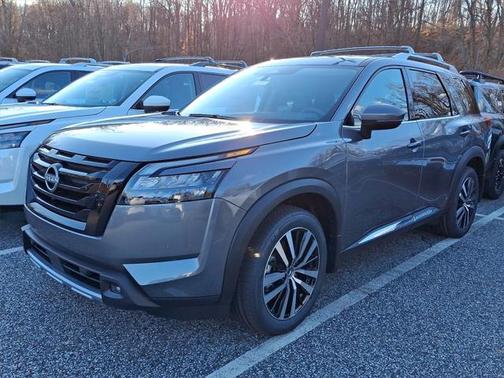 2025 Nissan Pathfinder Platinum 4WD