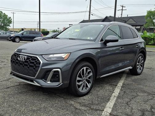 2022 Audi Q5 45 S line Premium Plus
