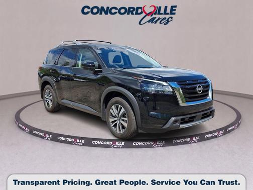 Super Black 2024 Nissan Pathfinder SL 4WD