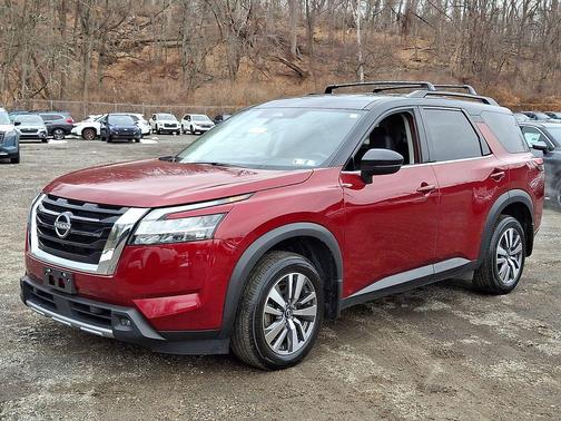 2023 Nissan Pathfinder SL 4WD