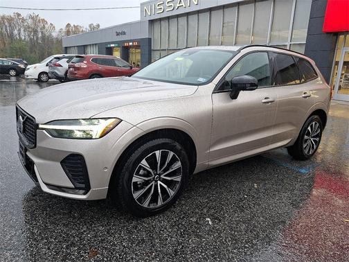 2025 Volvo XC60 B5 Plus