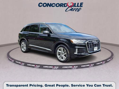 Black 2023 Audi Q7 55 Premium