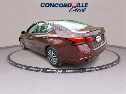 Garnet Pearl 2023 Nissan Altima 2.5 SV