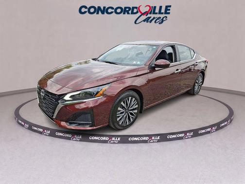 Garnet Pearl 2023 Nissan Altima 2.5 SV