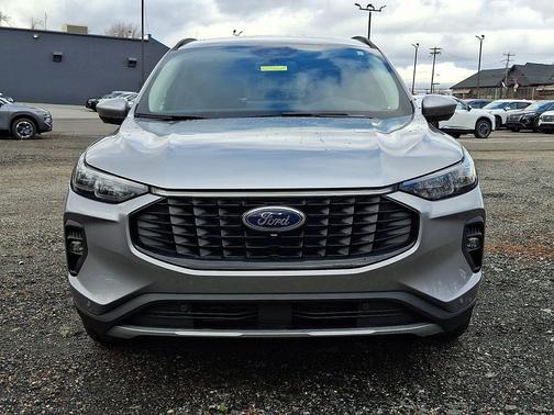 Iconic Silver Metallic 2024 Ford Escape Platinum