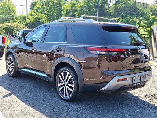 2022 Nissan Pathfinder Platinum 4WD