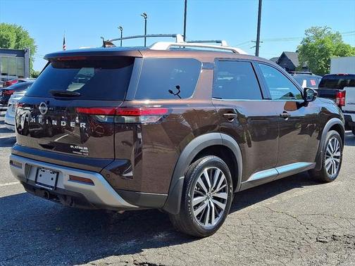 2022 Nissan Pathfinder Platinum 4WD