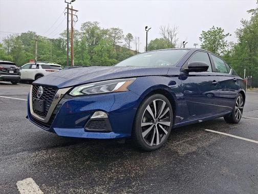 2022 Nissan Altima SR FWD