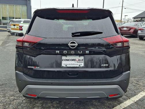 Super Black 2023 Nissan Rogue S