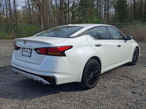 Pearl White 2025 Nissan Altima 2.5 SV