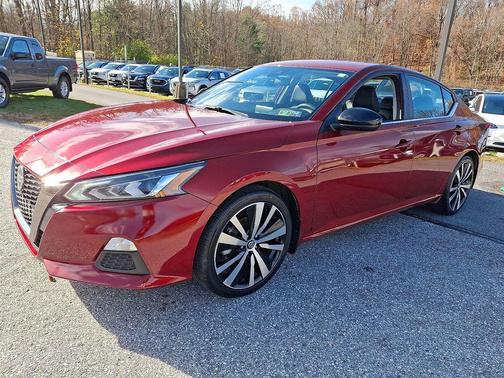 2022 Nissan Altima SR FWD