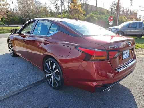 2022 Nissan Altima SR FWD