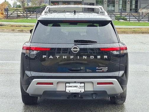 2023 Nissan Pathfinder Platinum 4WD