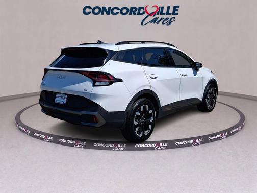 White Pearl 2024 Kia Sportage X-Line