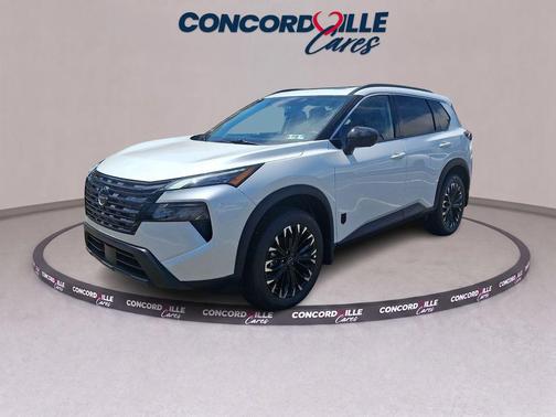 Everest White Pearl Tricoat 2026 Nissan Rogue Dark Armor