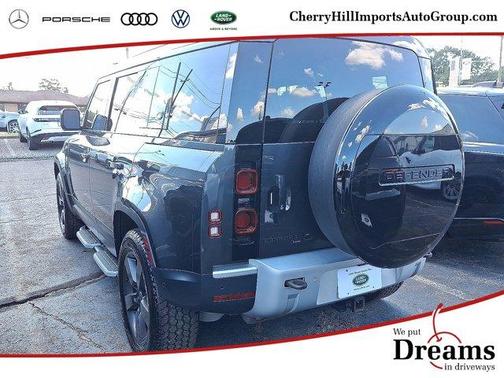 2023 Land Rover Defender 110 SE