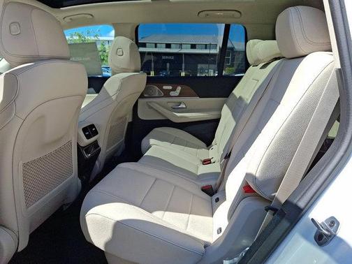 2026 Mercedes-Benz GLS 450 