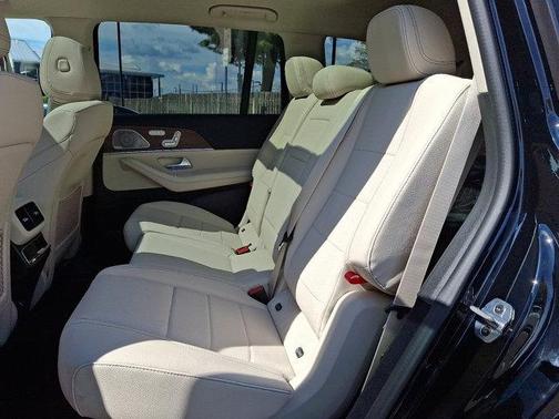 2026 Mercedes-Benz GLS 450 