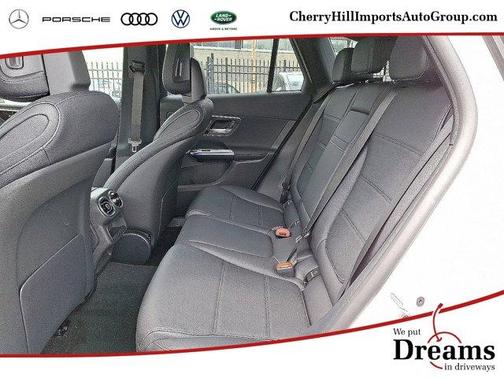 2025 Mercedes-Benz GLC 300 Base 4MATIC