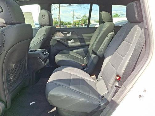 2026 Mercedes-Benz GLS 450 