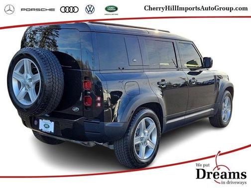 2020 Land Rover Defender 110 SE