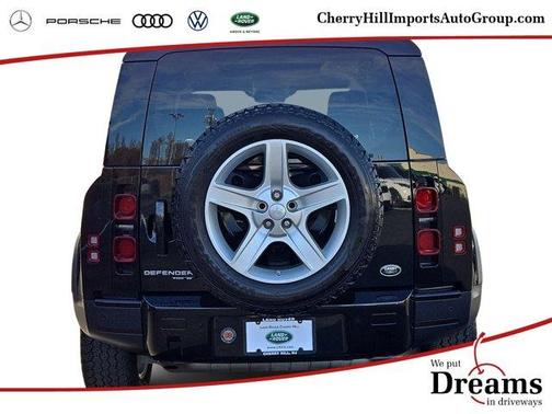 2020 Land Rover Defender 110 SE