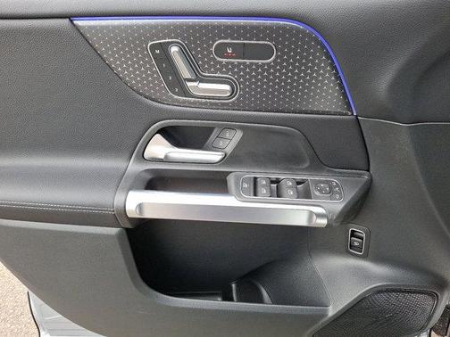 2026 Mercedes-Benz GLB 250 Base 4MATIC