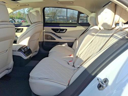 MANUFAKTUR Moonlight White Metallic 2026 Mercedes-Benz S-Class Base