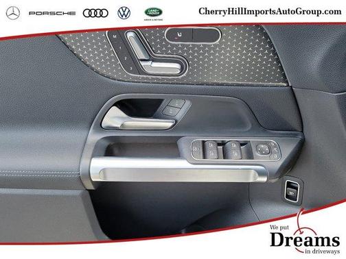 2024 Mercedes-Benz EQB 300 Base 4MATIC