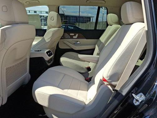 2026 Mercedes-Benz GLS 450 