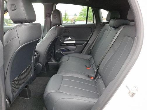 2025 Mercedes-Benz GLA 250 Base 4MATIC