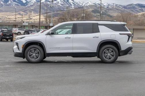 2024 Chevrolet Traverse LT
