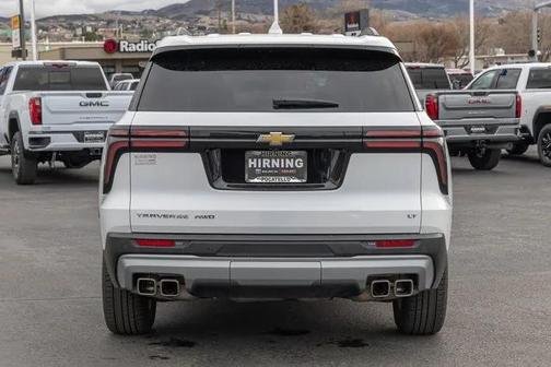 2024 Chevrolet Traverse LT