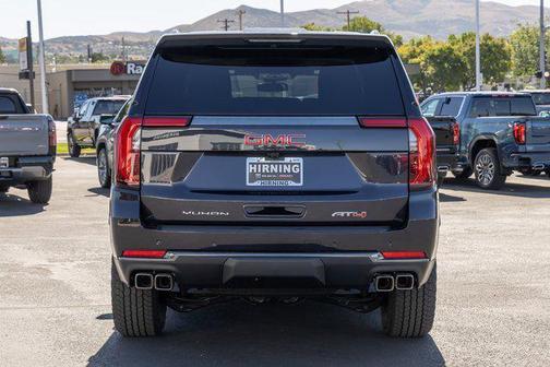 2025 GMC Yukon 4WD AT4