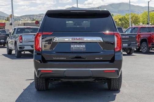 2023 GMC Yukon SLT