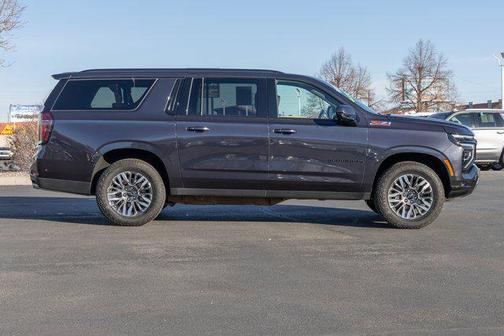 2025 Chevrolet Suburban 4WD Z71